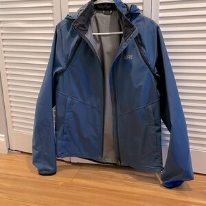 - Gore Men’s Windstopper with zip off sleeves and hood